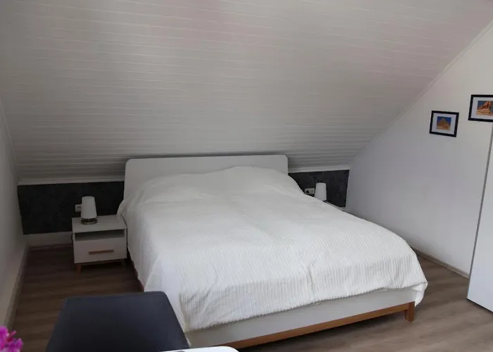 Privatzimmer Mit Eigenem Bad Und Kueche